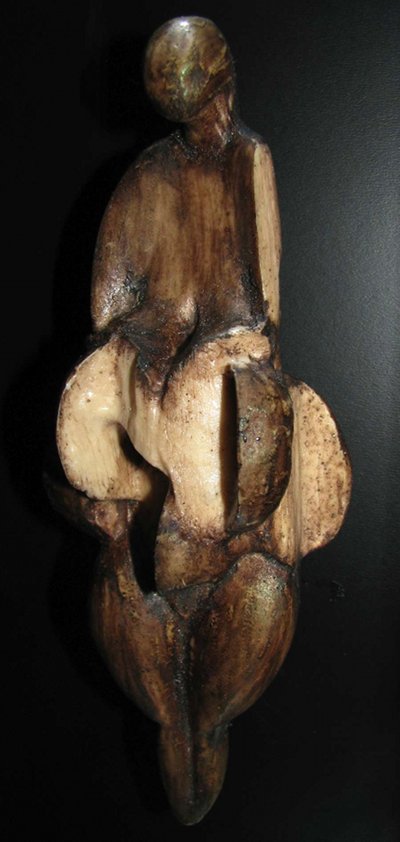 Ivoire de mammouth. Datée de 25 000 ans avant notre ère (Paléolithique). JPEG - 49.3 ko