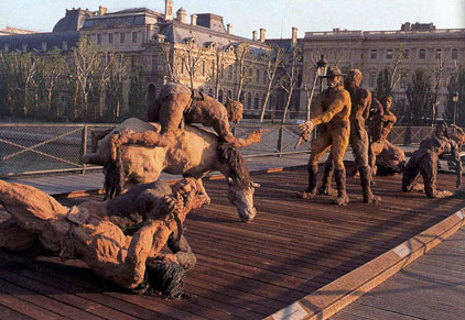 Exposition des sculptures de Ousmane Sow sur le Pont des Arts à Paris en 1999. JPEG - 87 ko