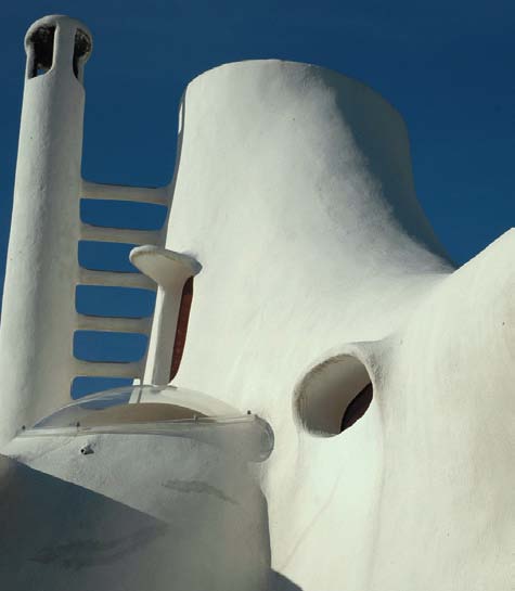 Sa maison en voile de béton. JPEG - 19.2 ko