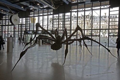 Sculpture monumentale en bronze de Louise Bourgeois JPEG - 60.4 ko