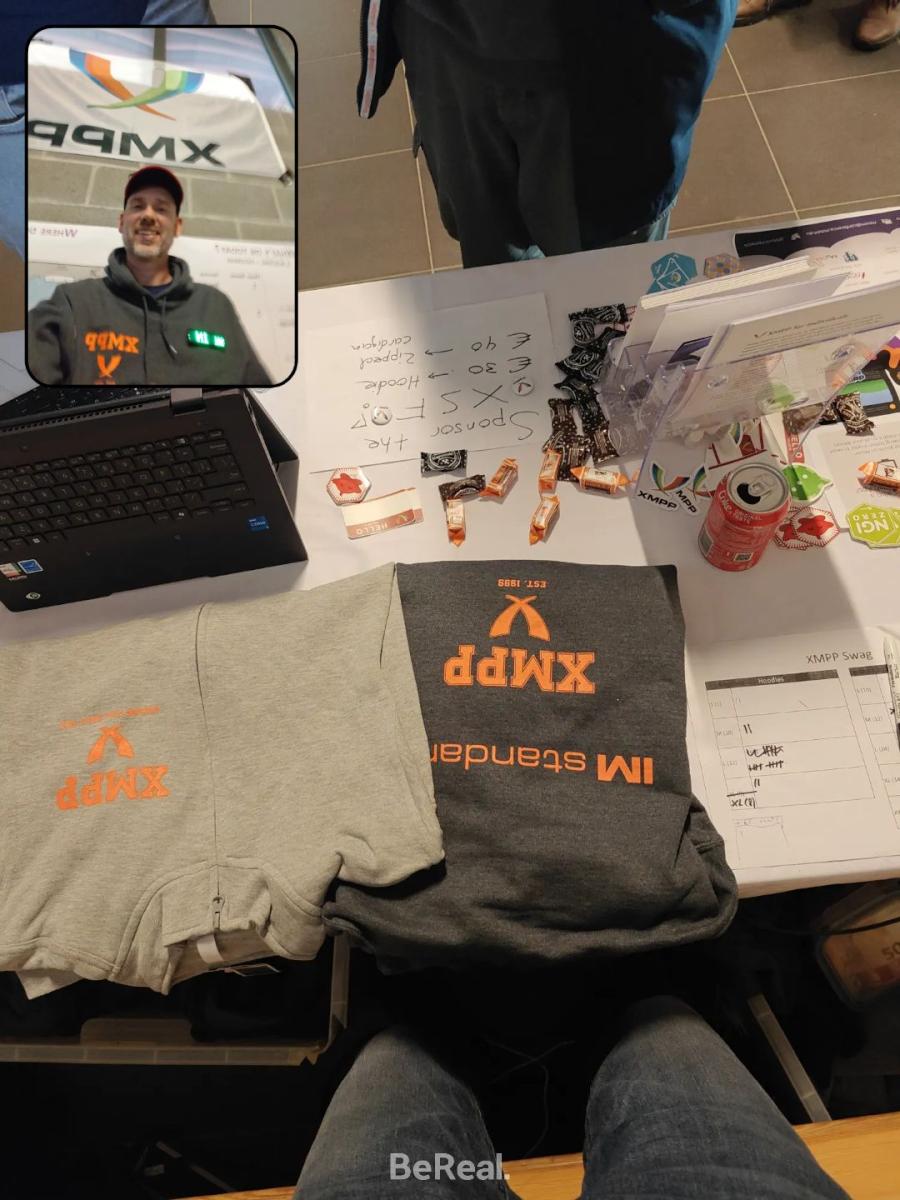 Source : https://xmpp.org/images/newsletter/2025-03-05/xmpp_fosdem_25_bereal.jpeg Be Real!